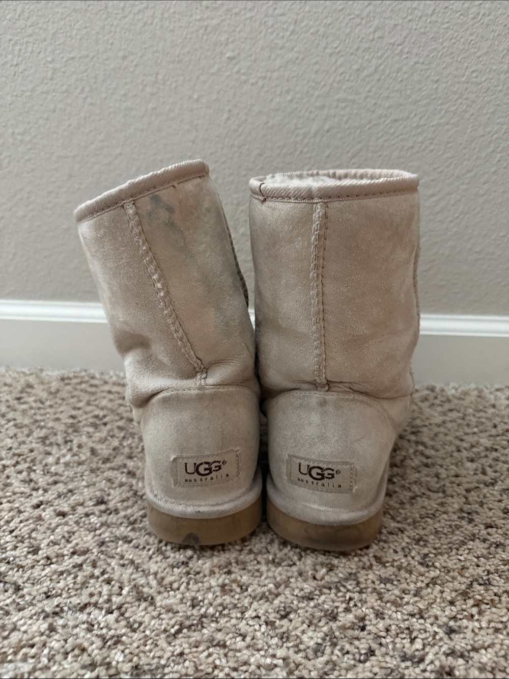 UGG Women’s Classic Short Boot in Light Beige